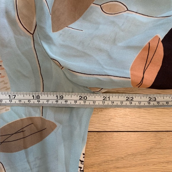 Louis Féraud Silk long-sleeve button-down blouse tie neck abstract print size 6 - Picture 8 of 10